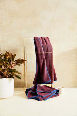 BKL 21 01 Terry Bath Towels Lifestyle Marled Navyand Poppy Classic BT 0021x copy