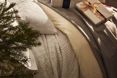 09162021 Mixed Neutral Bed Holiday Campaign Ad Bed Textural Detail Christmas Tree Julian Wass L1 233 FINAL