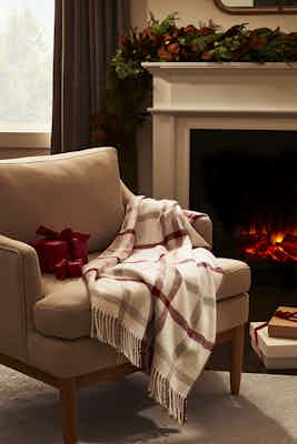 10042021 Cranberry White Modern Plaid Throw Blanket Holiday Campaign Email Julian Wass L1 024 FINAL