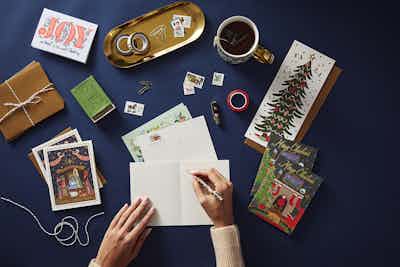 20210909 Rifle Paper 21 Holiday Card Writing HANDS 0549