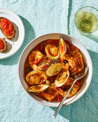 Suzie myers ww cookbook US 2020 Mediterranean Bouillabaisse Fish Soup Fennel 04104