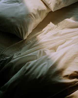 Victoria maiolo bed 01